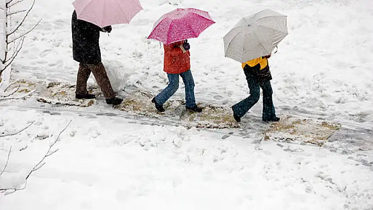 Meteoroloji'den 7 İle Sarı Kodlu Uyarı! Kar Etkisini Arttırıyor