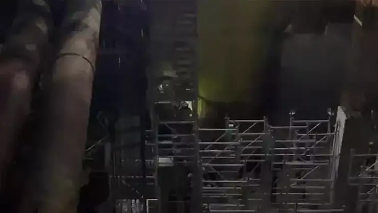 Metro inşaatında iskele çöktü