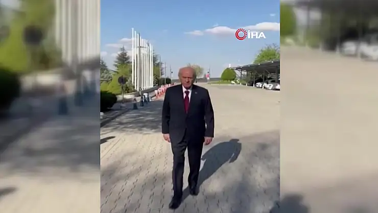 MHP'den Bahçeli Paylaşım: 'Hele durma yürü sen, daha yolun yarısı var'