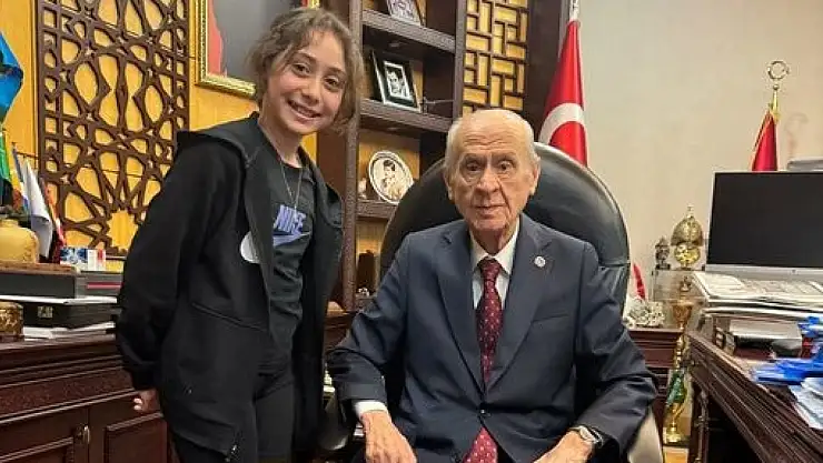 MHP'li vekilin kızı Bahçeli'den Roblox'un açılmasını istedi