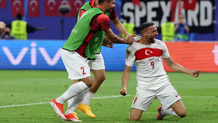 Milli Takım'da Takımcılık Mı Var? Kerem ve Barış Alper Cenk Tosun'un Golüne Sevinmedi Mi?