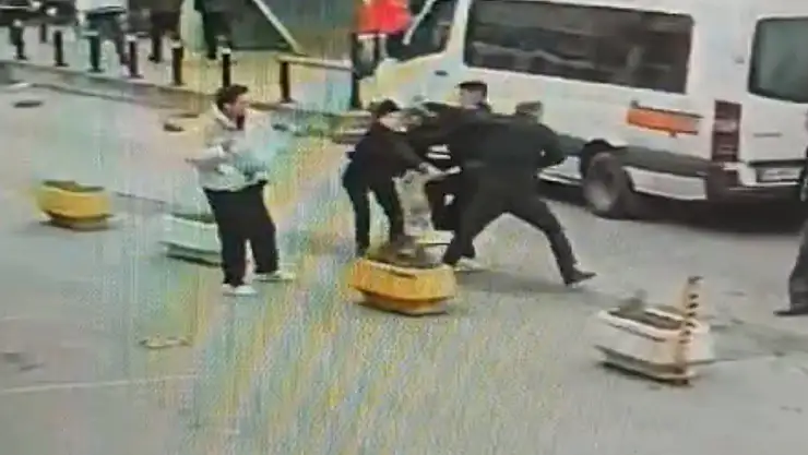 Minibüsçülerin 'yolcu alma' kavgası ölümle bitti