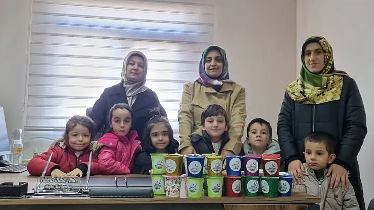 Miniklerden Filistin için duygulandıran davranış