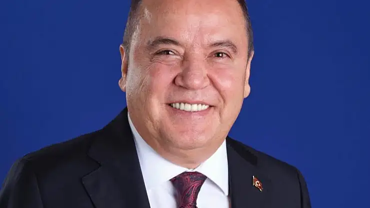 Muhittin Böcek'ten belediye çalışanlarına: 'Antalya için çalışmaya devam edin. Hiçbir eksik bırakmayın'