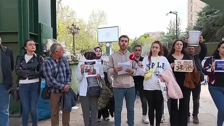 Mülakat mağduru öğretmen adayları İçişleri Bakanlığı önünde eylem yaptı