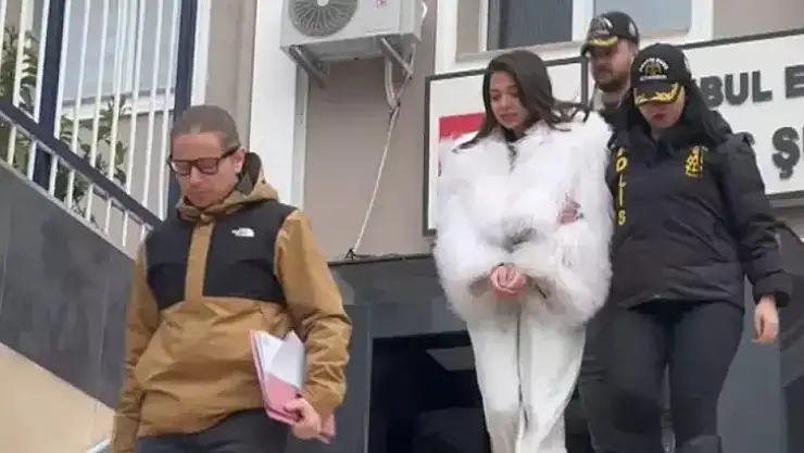 Müstehcenlik suçundan gözaltına alınan Merve Taşkın adliyeye sevk edildi