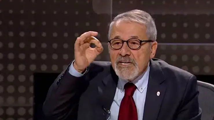 Naci Görür Çanakkale'deki depremden dakikalar önce uyarmıştı