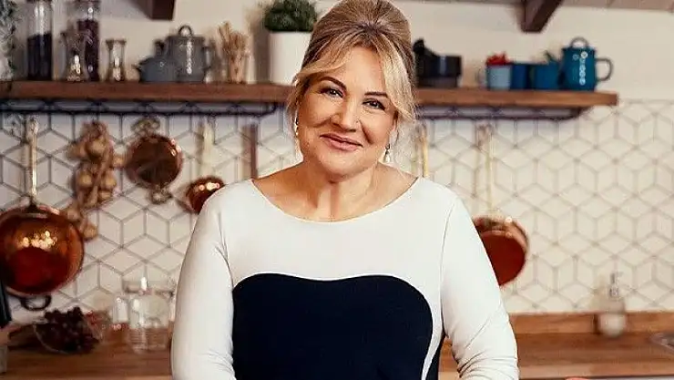 Sahrap Soysal ile Ramazan Sofrası 18. Bölüm 17 Nisan Pazartesi Fox TV Canlı İzle..