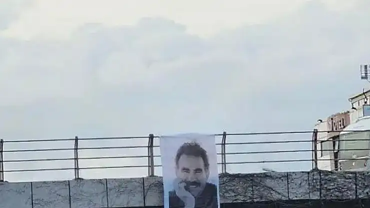 Öcalan'ın  Posterini Astılar Sosyal Medya'da Gündem Oldu
