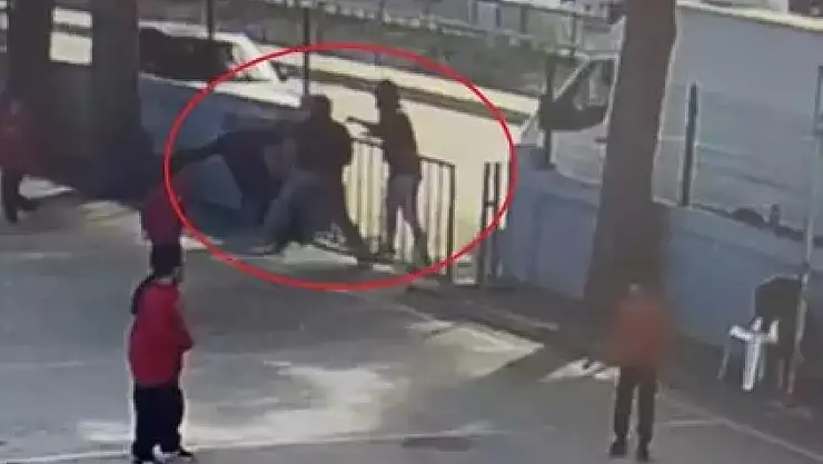 Öğretmeni Darbettiler! Veli ve Öğrenci Tutuklandı