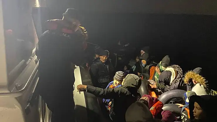 Ölüm Yolculuğuna Çıkan 38'i Çocuk 90 Göçmen Kurtarıldı