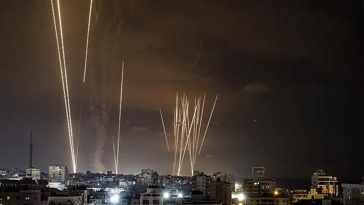 Ortadoğu'da Savaş Kızışıyor! İsrail'e Lübnan'dan 50 Roket Atıldı