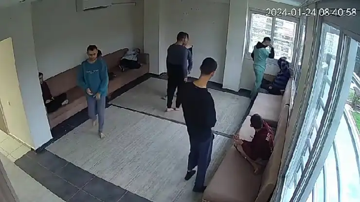 Otizmli Gence Dakikalarca Dayak Attı! Yaptığı Yanına Kar Kalmadı