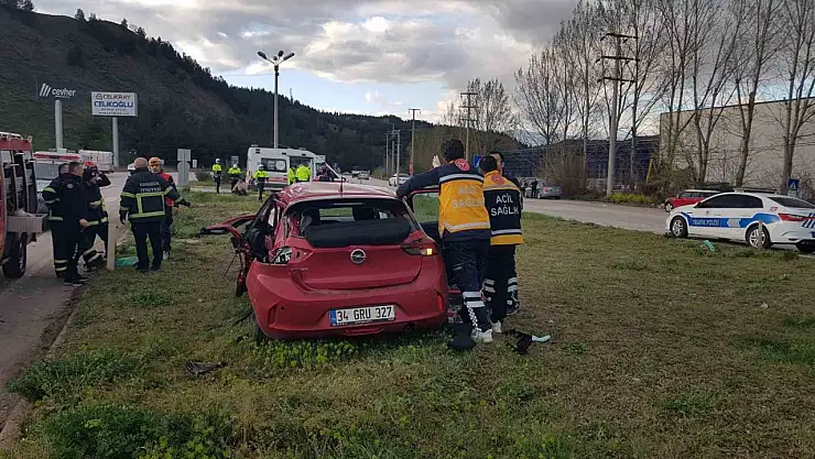 Otomobil ile tır çarpıştı: 3 ölü, 2 yaralı