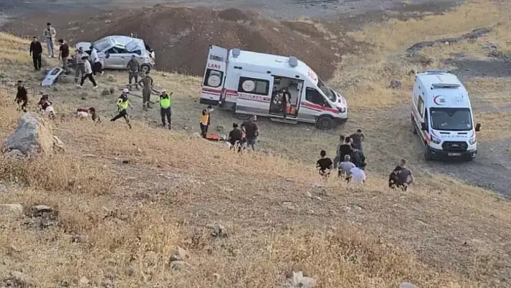 Otomobil şarampole yuvarlandı: 1 ölü, 1 yaralı