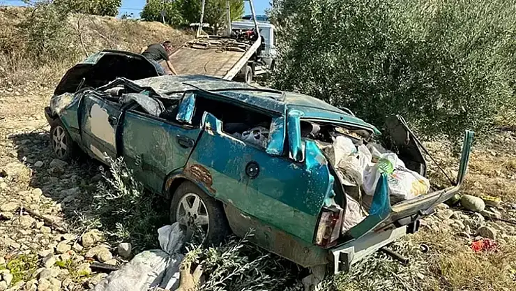 Otomobil şarampole yuvarlandı karı-koca öldü