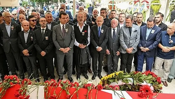 Özel, İmamoğlu ve Kılıçdaroğlu cenaze namazında buluştular