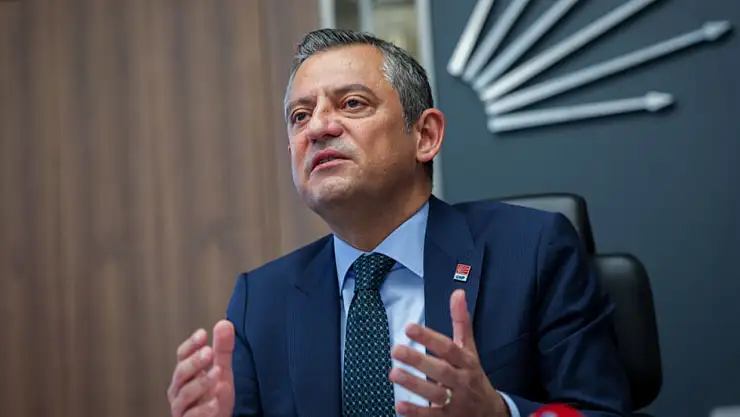 Özgür Özel'den Teğmenlerin İhracına Tepki: 'Atatürkçü komutanları darbeye geçit vermedi'