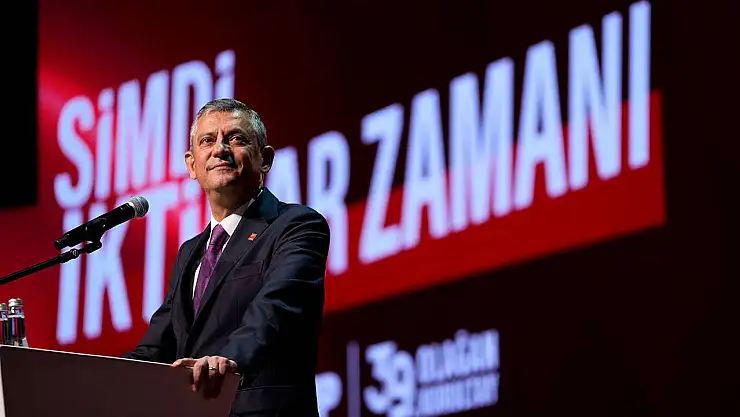 Özgür Özel, 4'üncü Kez CHP Genel Başkanı Seçildi