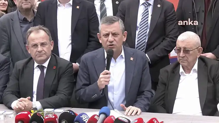 Özgür Özel 'Adayımı yanımda, sandığımı önümde istiyorum' imza kampanyasını Trabzon'da başlattı!