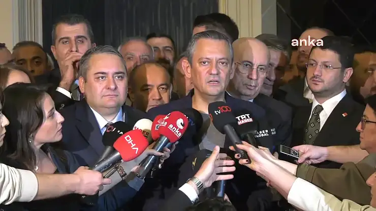 Özgür Özel CHP'den Kriz Bekleyenler Çok Bekleyecek Ama İktidarımızı Bekleyenler Çok Beklemeyecek