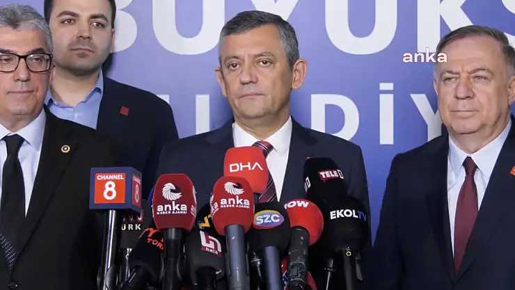 Özgür Özel CHP Olağanüstü Kurultay Açıklaması: 'Kayyum girişimlerinin önünü kestiğimizi tüm Türkiye'ye ilan ederiz'