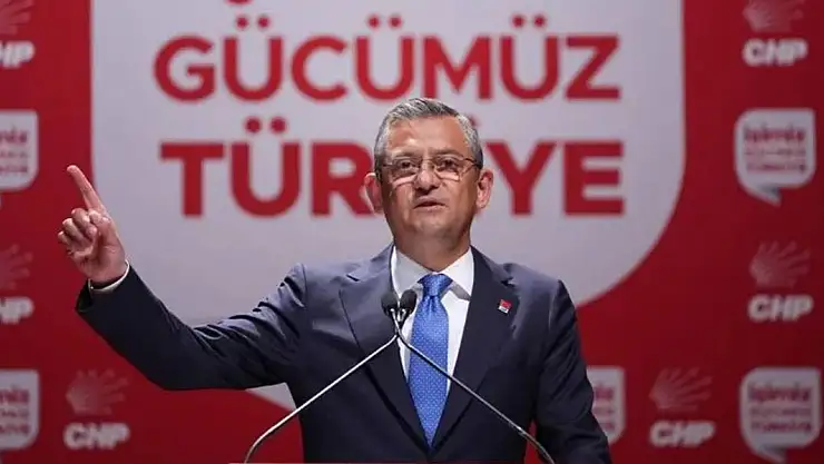 Özgür Özel'den Van Büyükşehir Belediyesi'nin El Değiştirmesine Tepki Pusu Kurmaktır