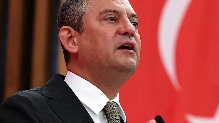 Özgür Özel: 'Erdoğan'a sesleniyorum, sen bugün yapılan darbenin neresindesin?'