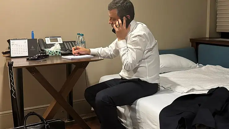 Özgür Özel, geceyi Saraçhane'deki İBB binasında geçirdi