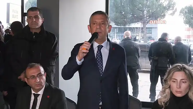 Özgür Özel: 'İstanbul'u Ekrem İmamoğlu yönetiyor. Murat Kurum da İstanbul'un maketine bakıp hasetlik yapıyor'