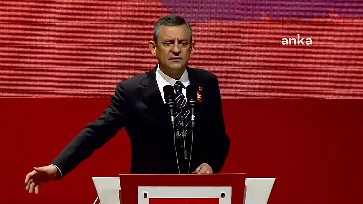 Özgür Özel partisinin 8 Mart Dünya Kadınlar Günü etkinliğinde açıklamalarda bulundu