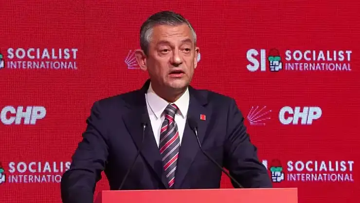 Özgür Özel Sosyalist Enternasyonal Konsey Toplantısı'nda Konuştu