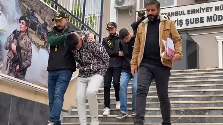 Park halindeki otomobilden 50 bin lira çalıp kaçtılar