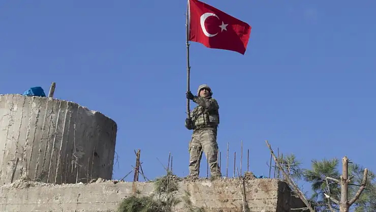 Pençe-Kilit bölgesine yıldırım düşmesi sonucu 1 askerimiz şehit oldu