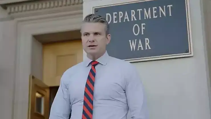 Pentagon'da 'Savaş Bakanlığı' tabelaları asıldı