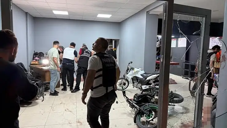 Polisle çatıştı, bacağından vuruldu: İntihara kalkıştı!