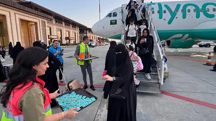 Riyad'dan Rize'ye gerçekleşen ilk uçuş için karşılama töreni düzenlendi