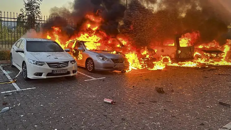 Rusya'dan Ukrayna'ya yoğun hava saldırısı