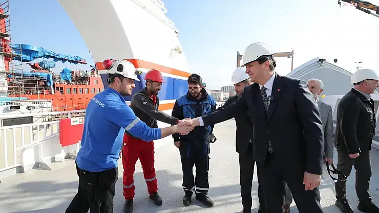 Saadet Partisi Genel Başkanı Mahmut Arıkan,  Tersane İşçileriyle Bir Araya Geldi