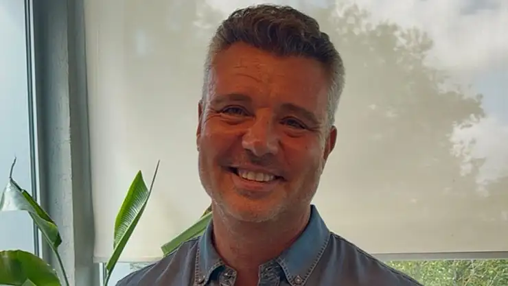 Sadettin Saran, Fenerbahçe başkan adaylığı için 500 imzayı teslim etti