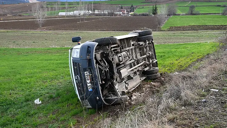 Samsunda Öğrencileri taşıyan Minibüs Devrildi Çok Sayıda Yaralı Var