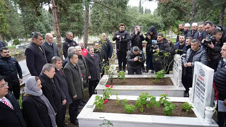 Samsunspor, 36 yıl önceki kazada ölen teknik adam ve futbolcuları andı
