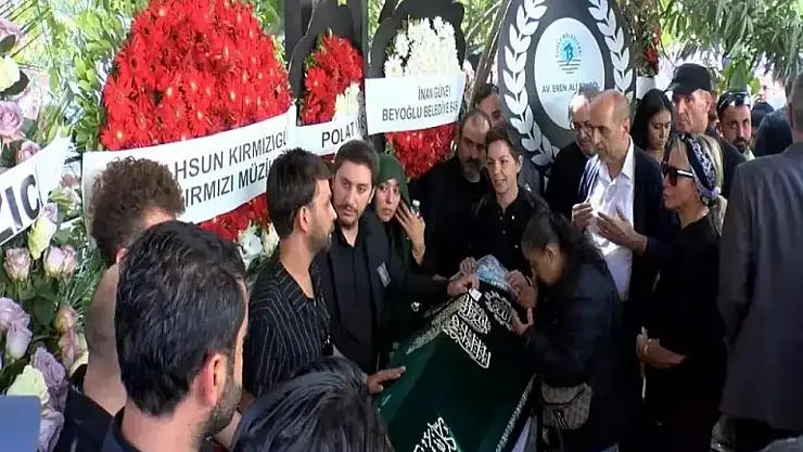 Şarkıcı Güllü'nün oğlu ve kızı ifade verdi: Annemin kemiklerini sızlattılar