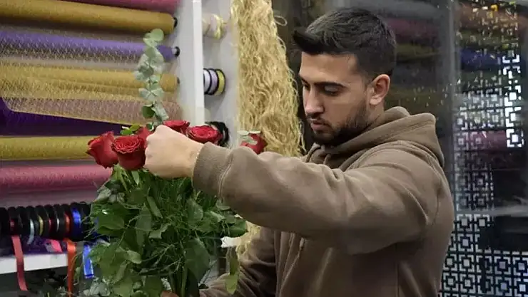 Sevgililer Gününün Simgesi Kırmızı Gülün Tanesi 150 TL'ye Çıktı