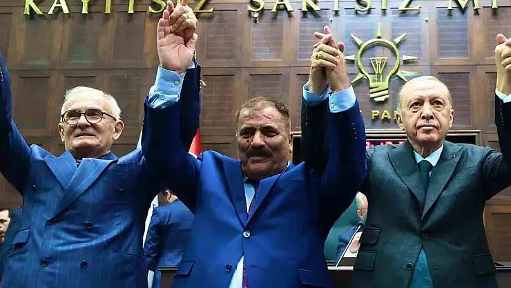 Şırnak'ta bağımsız belediye başkanı AK Parti'ye geçti