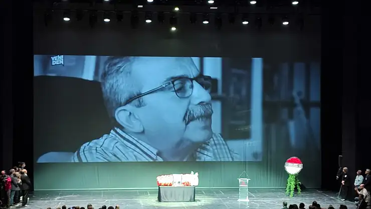 Sırrı Süreyya Önder'in kızı babasına yazdığı mektubu okudu