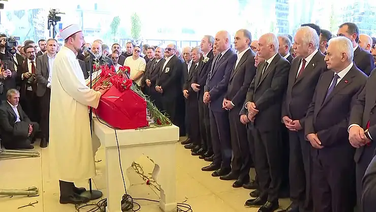 Sırrı Süreyya Önder Son Yolculuğuna Uğurlandı