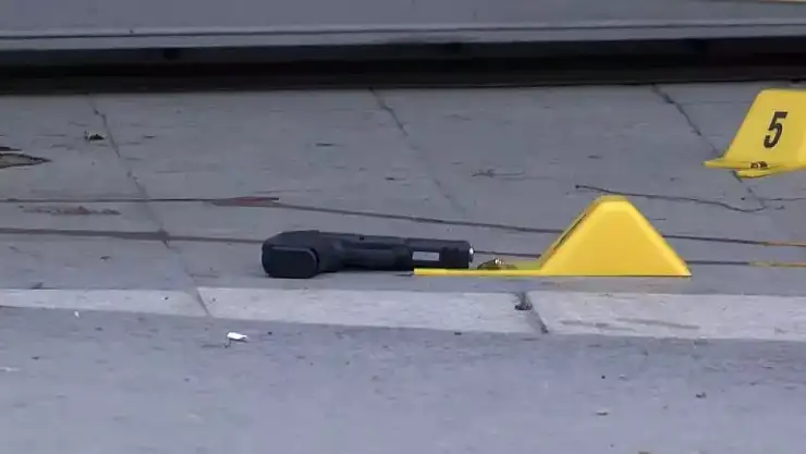 Sokak Ortasında Kadın Cinayeti! Kendi Kafasına Sıktı