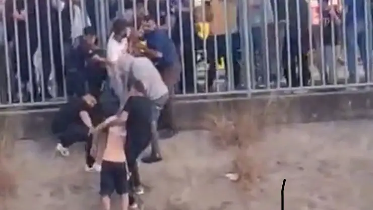 Sulama kanalına düşen adamı vatandaşlar kurtardı