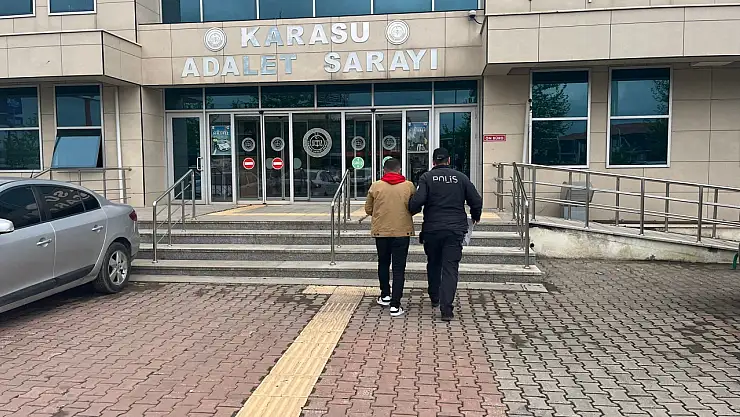 Şüphe Üzerine Durdurulan Şahsın Üzerinden Çıkanlar Polisi de Hayrete Düşürdü